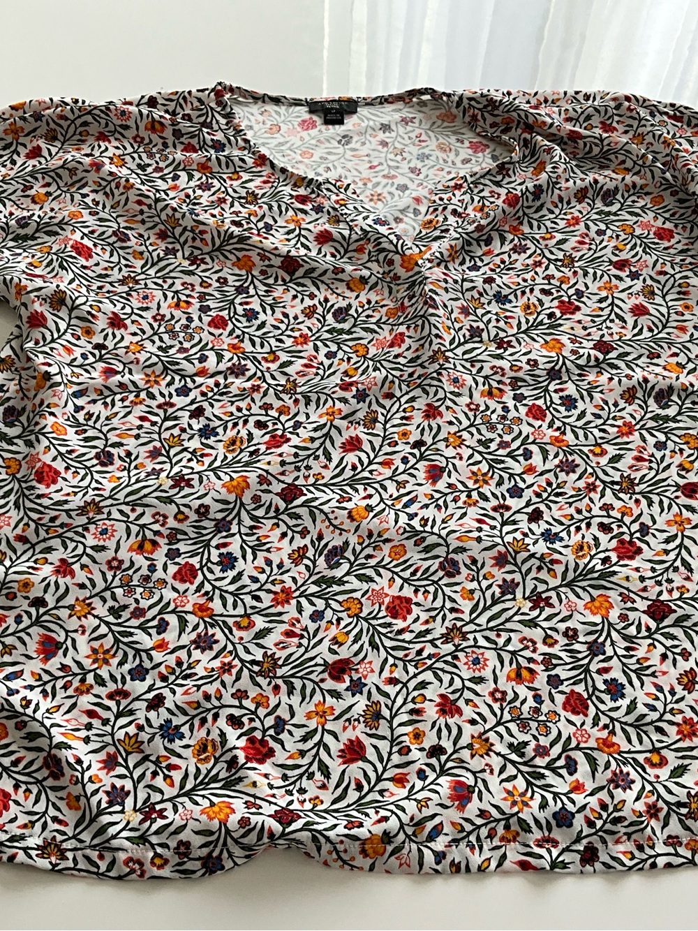Ann Taylor White Short-Sleeve Floral Tee with Multicolor Print
